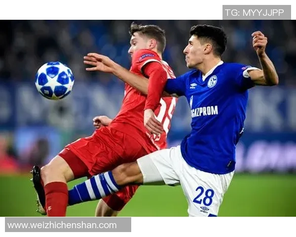 火车头足球明星的辉煌历程与未来展望:从草根到顶尖球员的成长故事 火车头足球明星的辉煌历程与未来展望:从草根到顶尖球员的成长故事